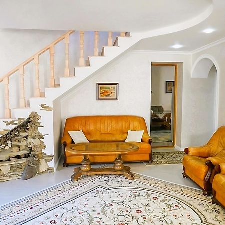 Kiki'S Villa Codru Exteriör bild